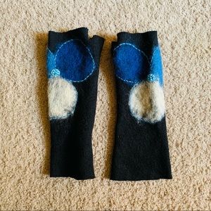 Handmade wool felt fingerless gloves